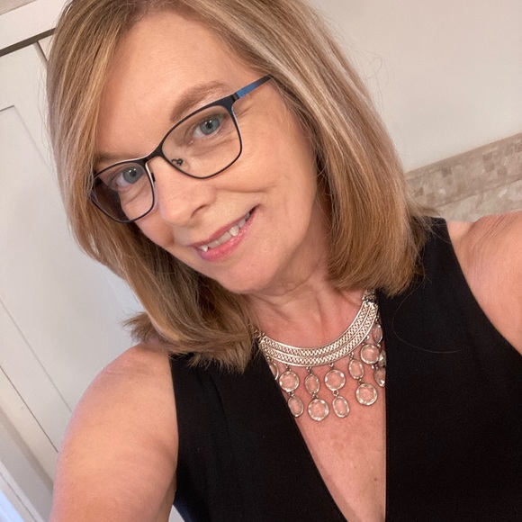 Meet your Posher, Robin - Picture 2 of 3